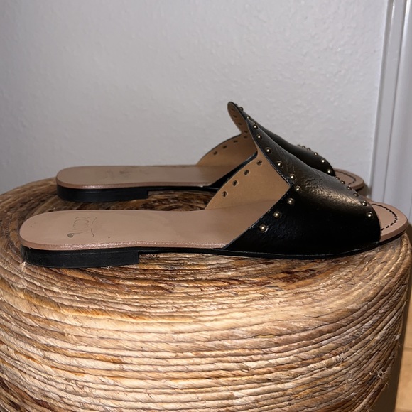 black sandals - Picture 2 of 3